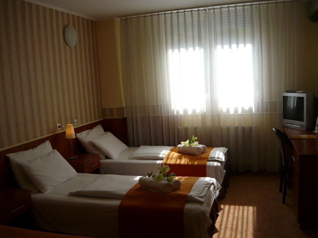 Atlantic Hotel Budapest Bagian luar foto