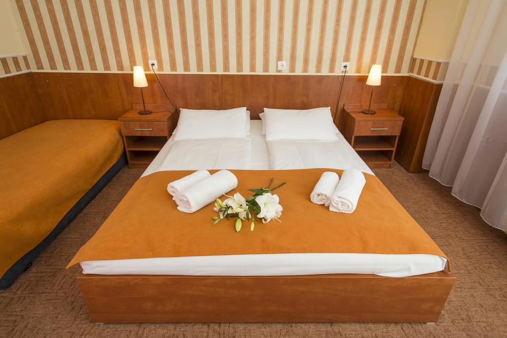 Atlantic Hotel Budapest Bagian luar foto