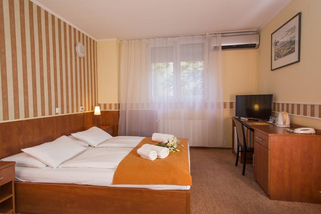 Atlantic Hotel Budapest Bagian luar foto