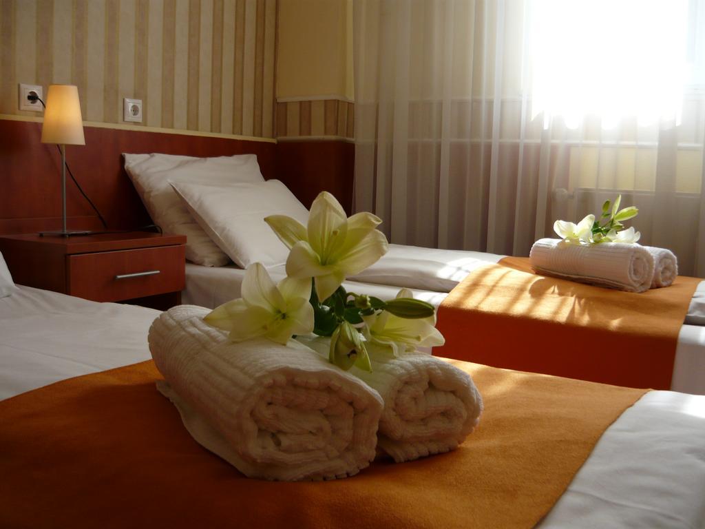 Atlantic Hotel Budapest Bagian luar foto