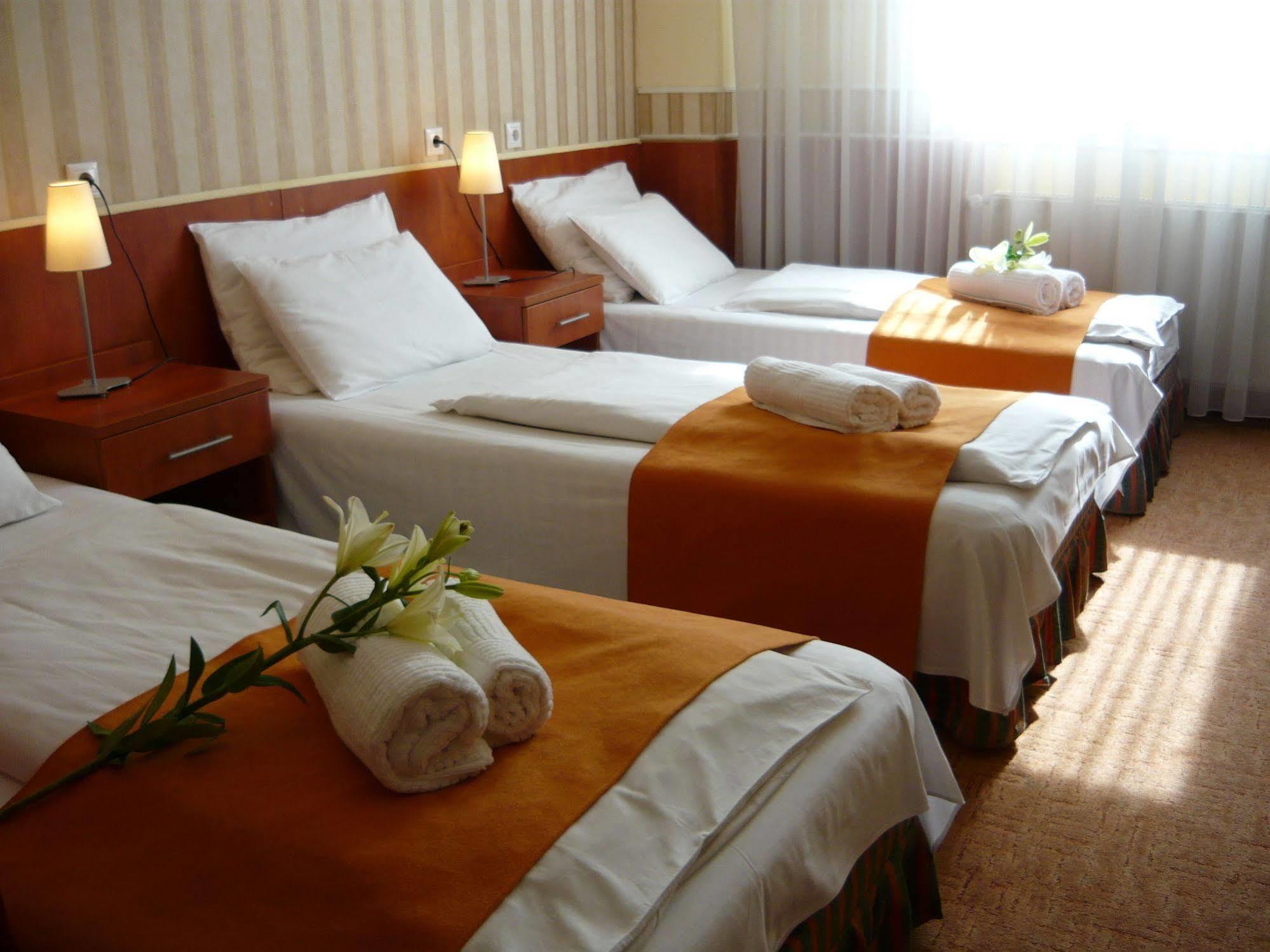 Atlantic Hotel Budapest Bagian luar foto